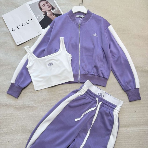 ALO Yoga Lavender and White Women's Jogger Set - Picture 3 of 6